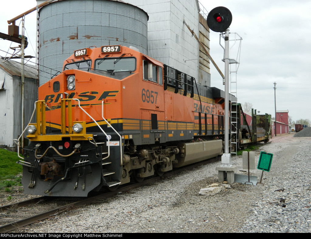 BNSF 6957